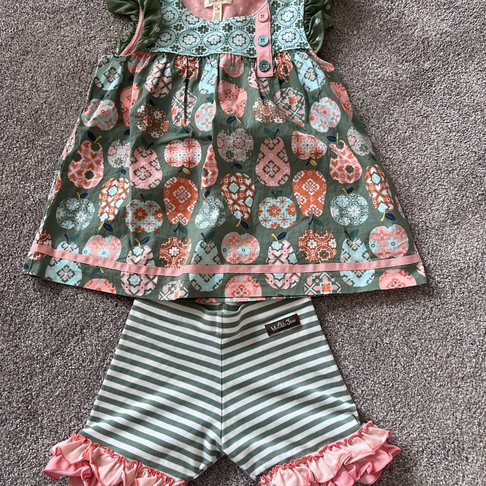 Matilda Jane apple print matching Outfit